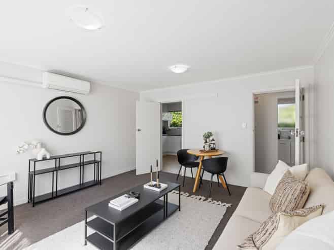 2/121A Papanui Road, Merivale