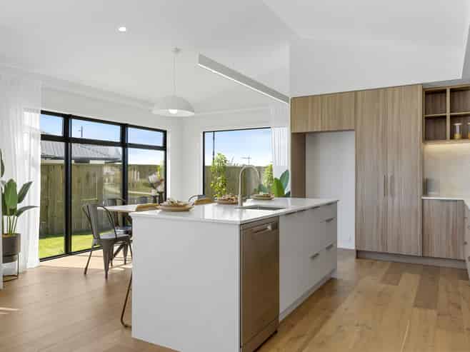 6 Neinei Place, Wharewaka