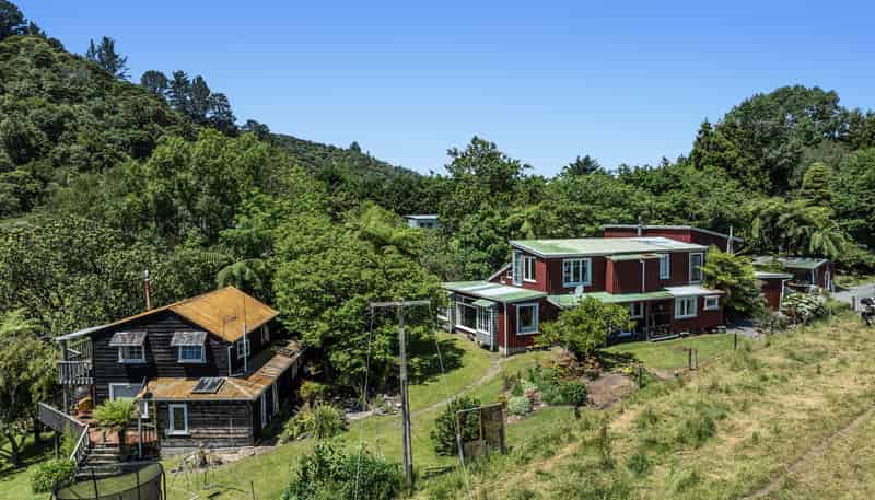 1707 State Highway 35, Torere