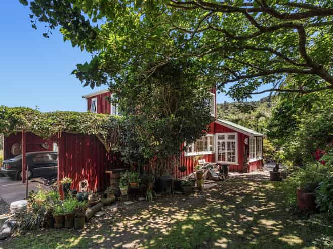 1707 State Highway 35, Torere