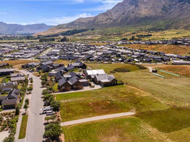 20 Cunninghams Drive, Jacks Point