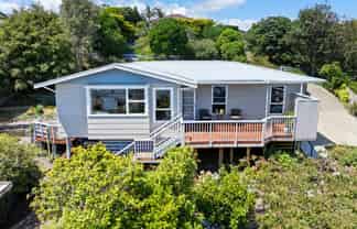 5 Sunset Terrace, Waikanae Beach