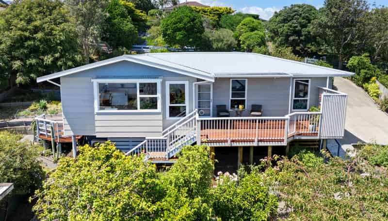 5 Sunset Terrace, Waikanae Beach