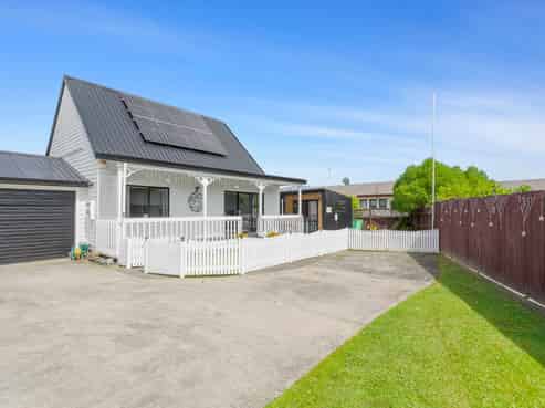 2/24 Leven Lane, Totara Heights