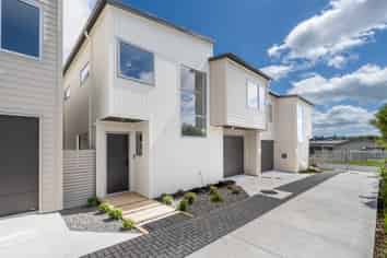 13B Liam Place, Half Moon Bay