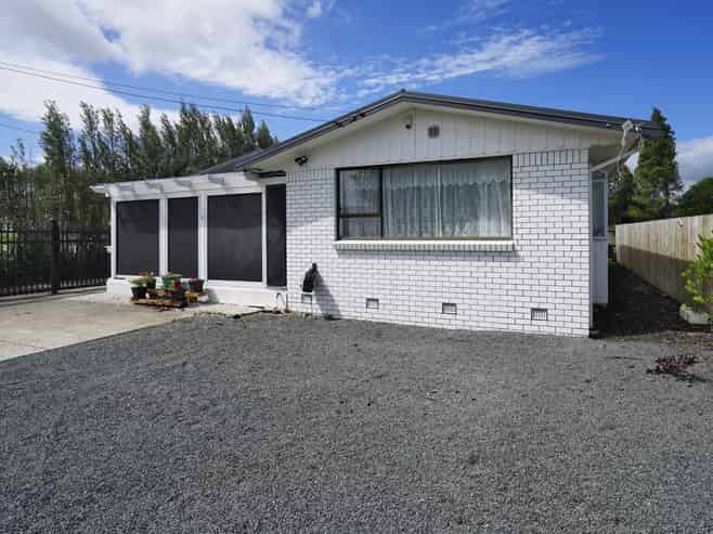 21 Saxbys Road, Glenview