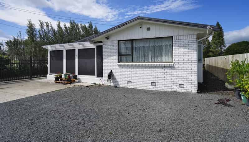 21 Saxbys Road, Glenview