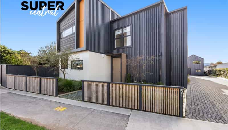 1/51 Kings Crescent, Lower Hutt