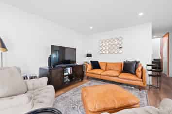 1/51 Kings Crescent, Central Hutt