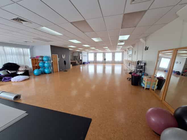 Central First-Floor Office Space - 230m2