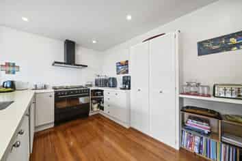 28 Kowhai Street, Eastbourne