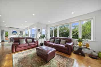 28 Kowhai Street, Eastbourne