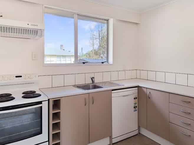 8 Garth Lane, Maoribank