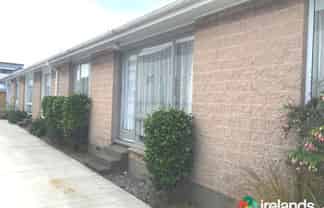 2/417 Hereford Street, Linwood