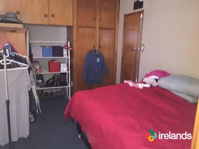 2/417 Hereford Street, Linwood