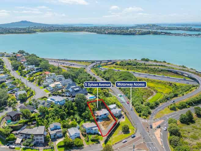 5 Sylvan Avenue, Northcote