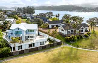 4 Vista Paku, Pauanui