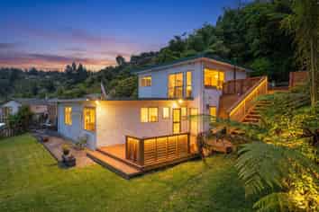 11 Bogle Grove, Stokes Valley