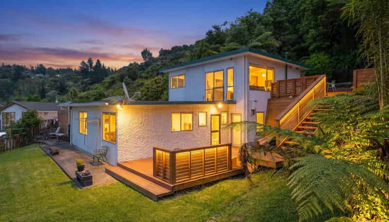 11 Bogle Grove, Stokes Valley