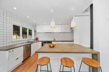 1 Wakely Road, Newlands