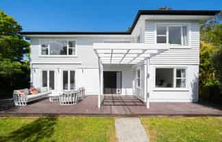 1 Wakely Road, Newlands