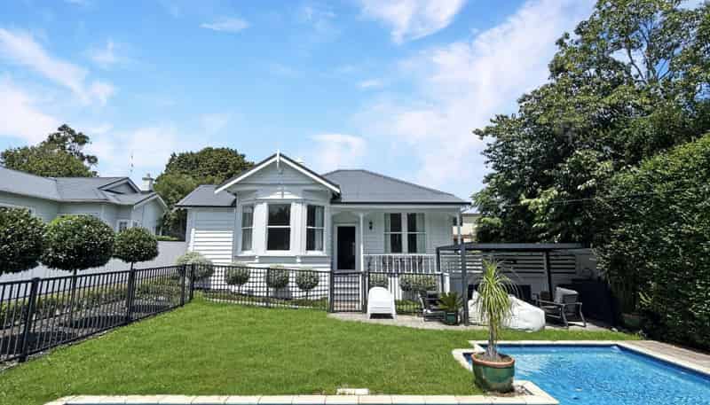 114 Ladies Mile , Ellerslie