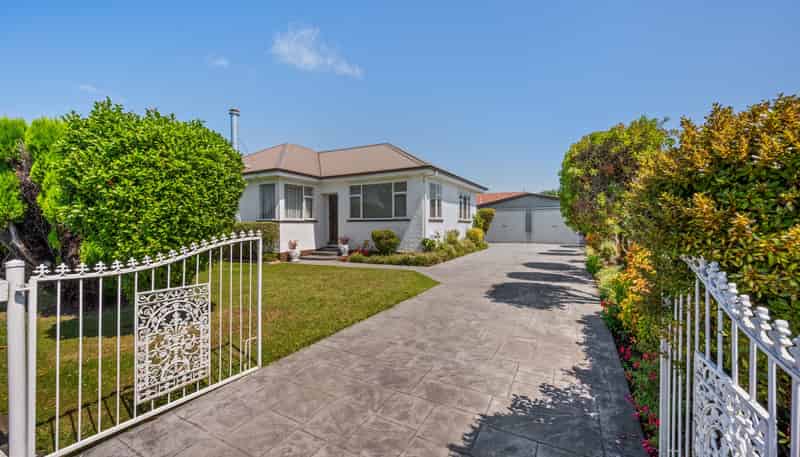 405 Willowpark Road South, Akina