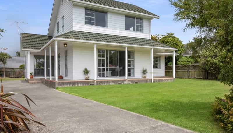 18 Te Kupe Road, PARAPARAUMU BEACH