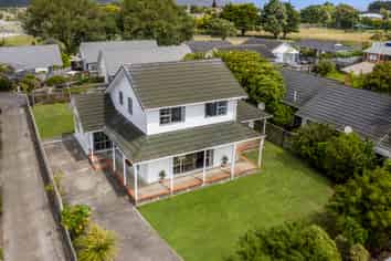 18 Te Kupe Road, PARAPARAUMU BEACH