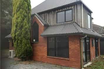 8B Paeroa Street, Riccarton