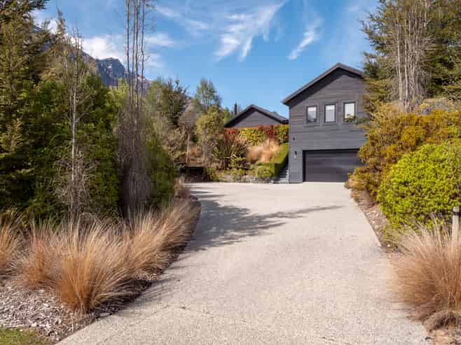 27 Pendeen Crescent, Jacks Point