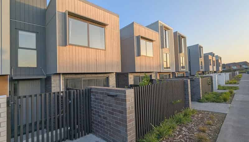 65 Bearing Parade, Long Bay