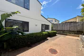 22 Spalding Rise, Golflands