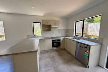 22 Spalding Rise, Golflands