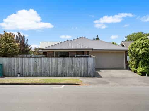 16 Lindores Street, Addington