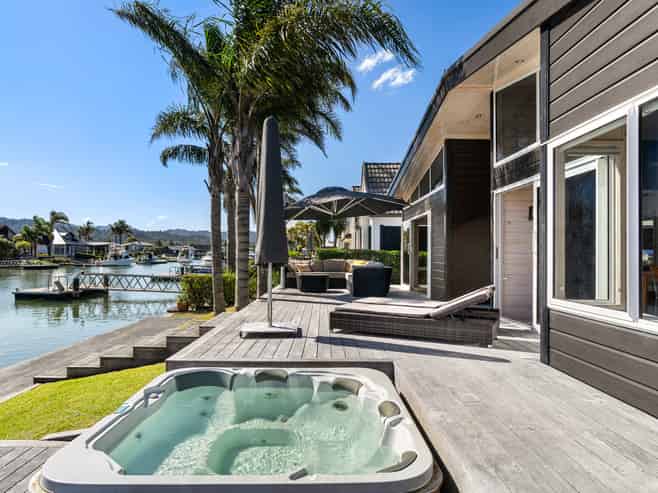 527 Waterways Parade, Pauanui