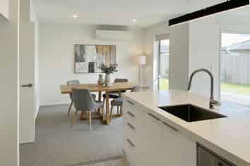 8 Clare Street, Woodend