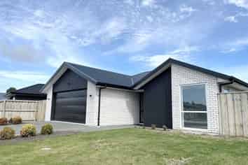 8 Clare Street, Woodend