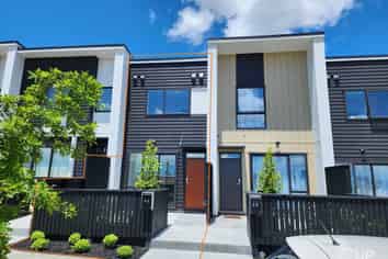 46 Rahopuru Road, Massey