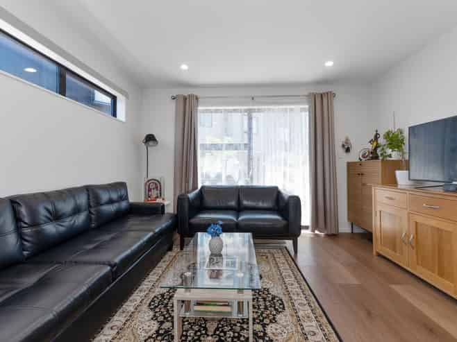 2 Selo Street, Glen Eden