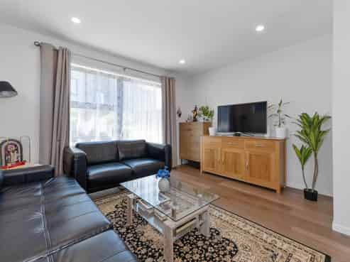 2 Selo Street, Glen Eden