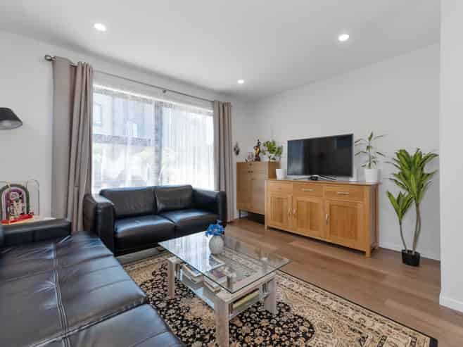 2 Selo Street, Glen Eden