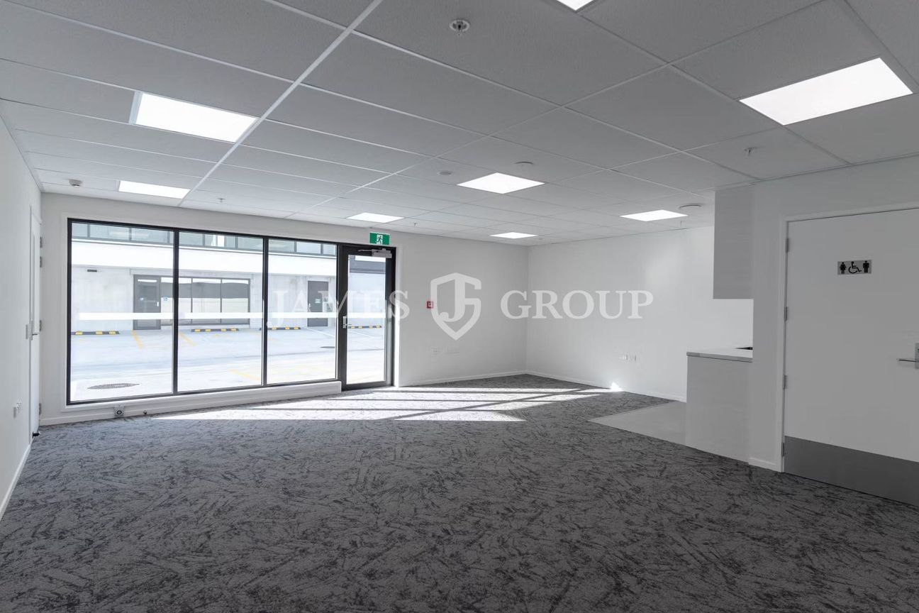 Near New Industrial | 12 Metre Stud Height - Altro