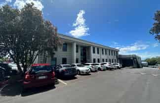 Smart, Flexible Office in Prime Avondale Location