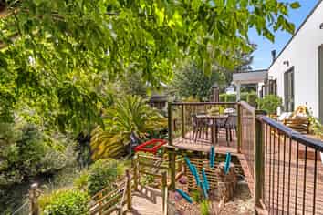 76 Moffat Drive, Lincoln