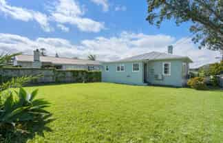 27 Old Lake Road, Narrow Neck