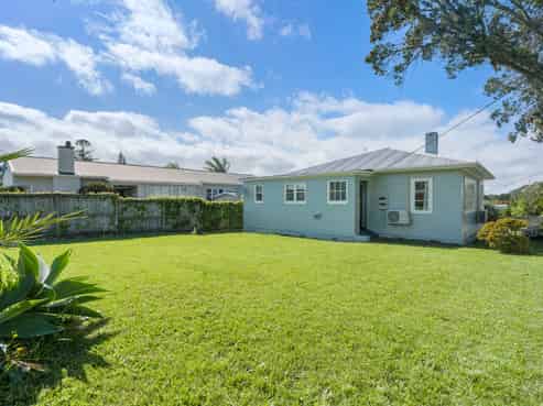 27 Old Lake Road, Narrow Neck