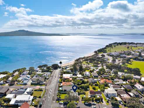 27 Old Lake Road, Narrow Neck