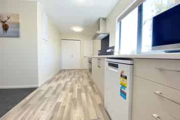 421/120 Stanmore Rd, Linwood