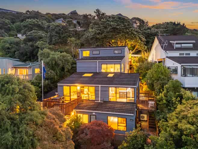 33 Oak Avenue, Paremata